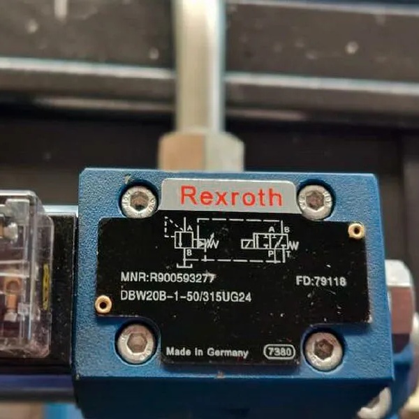 Гидравлический листогибочный пресс MetalTec HBM 160/3200M (E22, инвертор заднего упора)Фото 4205-03.jpg