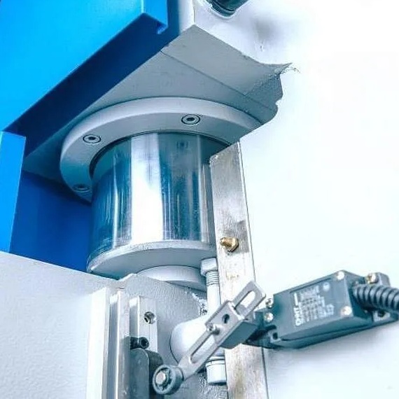 Гидравлический листогибочный пресс MetalTec HBM 160/3200M (E22, инвертор заднего упора)Фото 4205-06.jpg