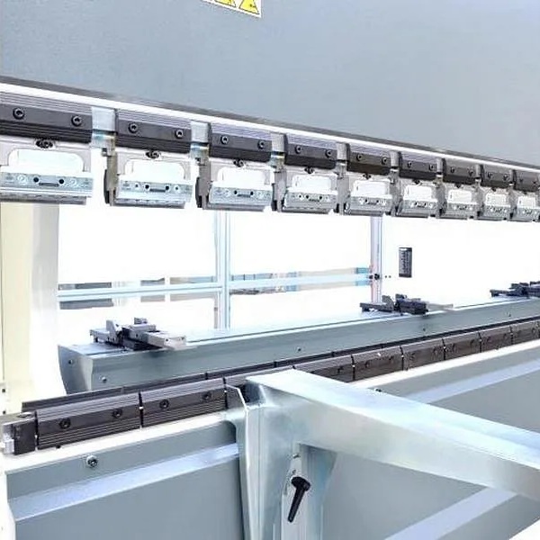 Гидравлический листогибочный пресс MetalTec HBM 160/3200M (E22, инвертор заднего упора)Фото 4205-09.jpg