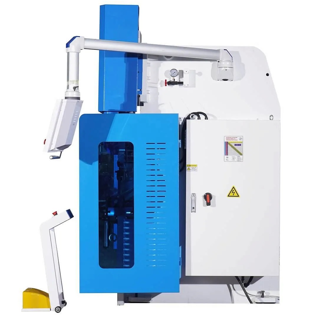 Гидравлический листогибочный пресс MetalTec HBM 125/2500C с ЧПУ контроллером TP10SФото 4210-07.jpg