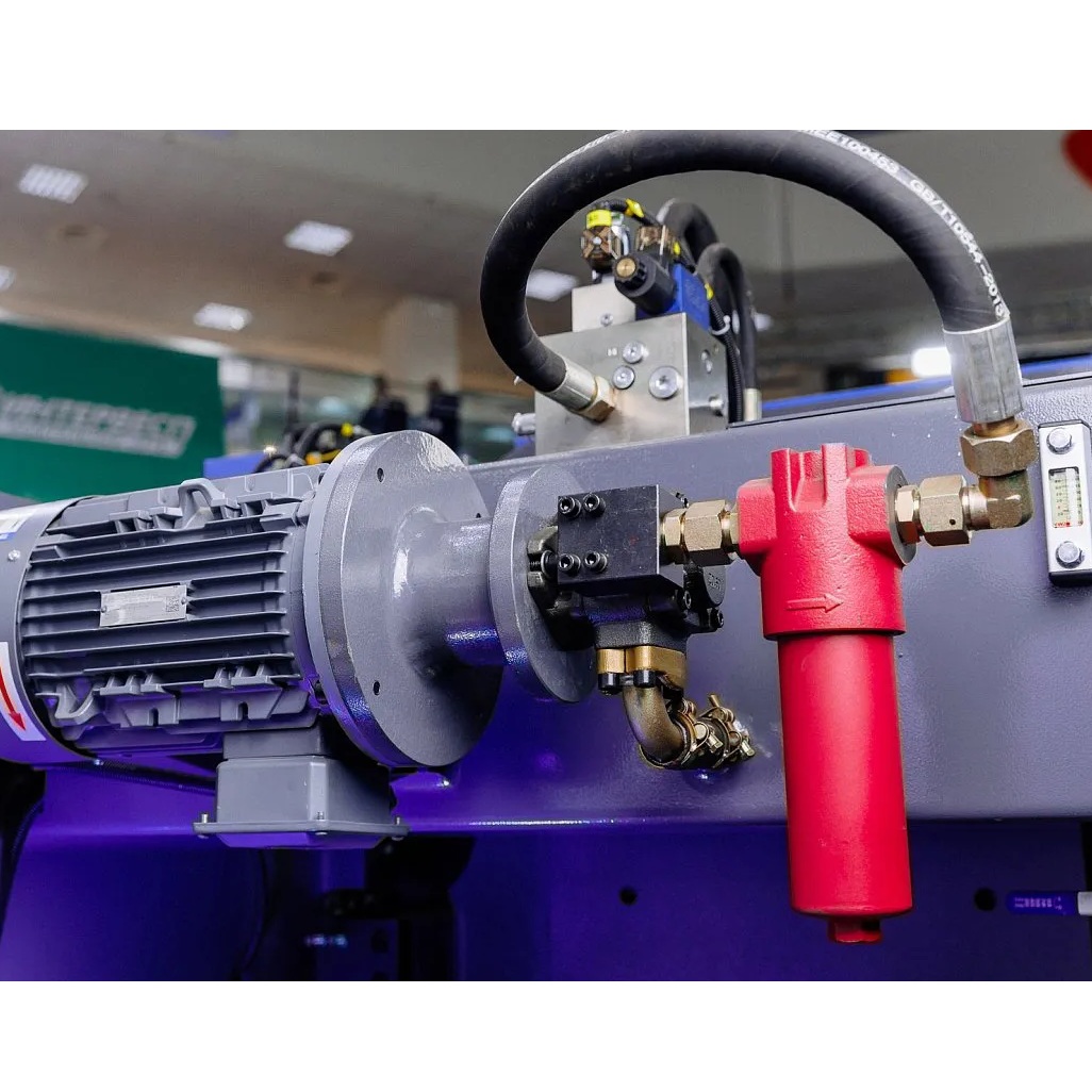 Гидравлический листогибочный пресс MetalTec HBC 90/2500 с ЧПУ 4+1 MT-15Фото 4215-09.jpg