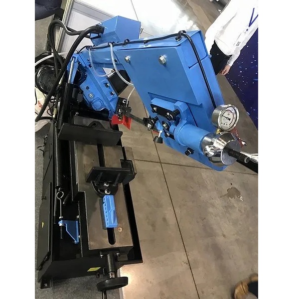 Ручной ленточнопильный станок по металлу MetalTec BS 228 FHФото 4233-02.jpg