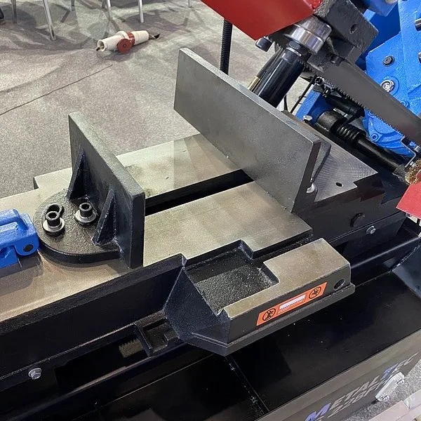 Ручной ленточнопильный станок по металлу MetalTec BS 228 FHФото 4233-06.jpg