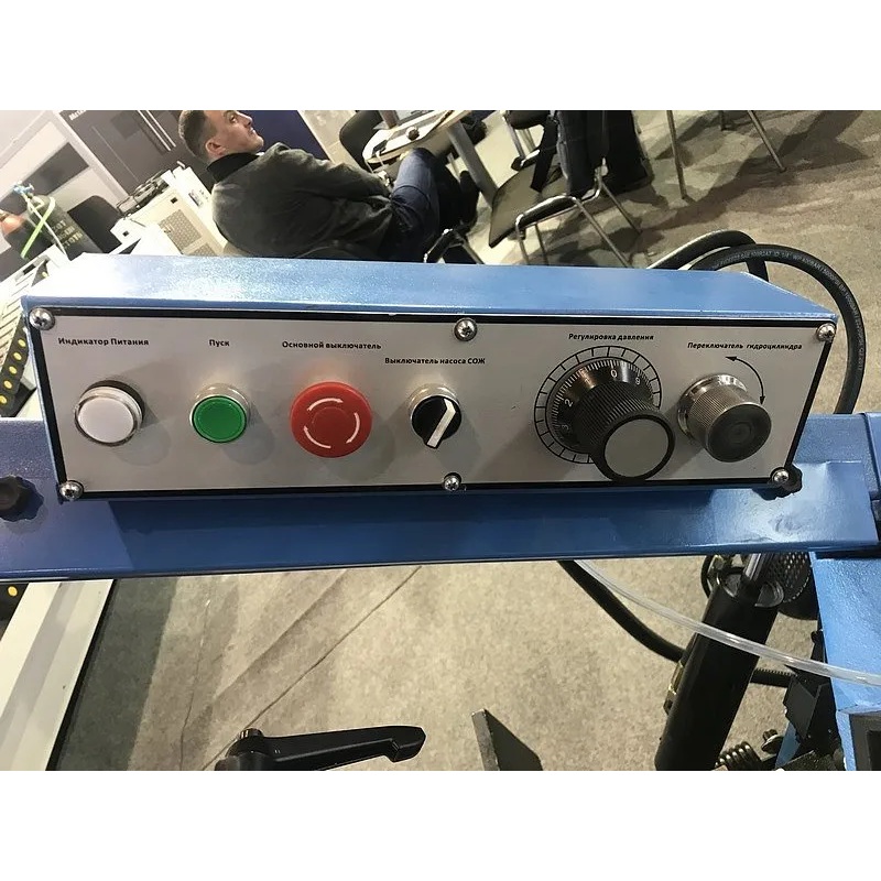 Ручной ленточнопильный станок по металлу MetalTec BS 228 FHФото 4233-08.jpg