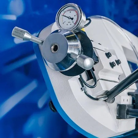 Ручной ленточнопильный станок по металлу MetalTec BS 250 FHEФото 4241-02.jpg