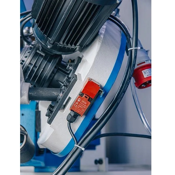 Ручной ленточнопильный станок по металлу MetalTec BS 250 FHEФото 4241-08.jpg