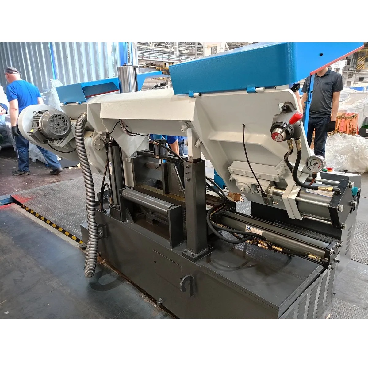 Полуавтоматический ленточнопильный станок для резки металла под углом 90° MetalTec MBS 350/50 CHФото 4257-07.jpg