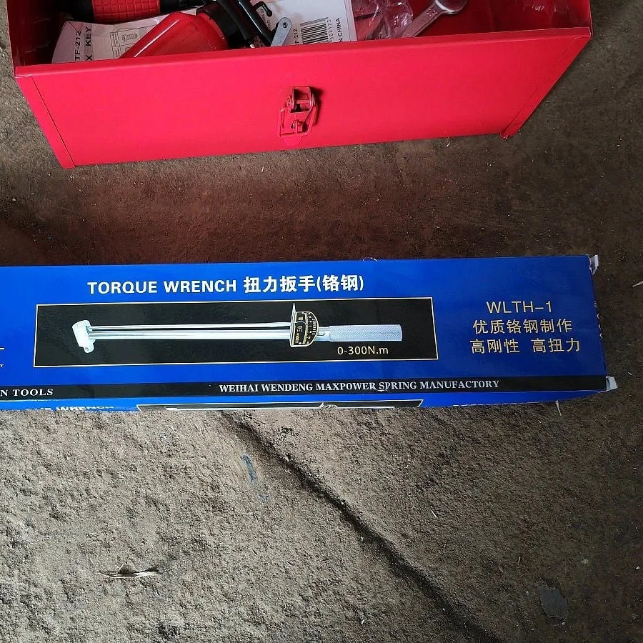 Полуавтоматический ленточнопильный станок для резки металла под углом 90° MetalTec BS 300 CHФото 4259-07.jpg