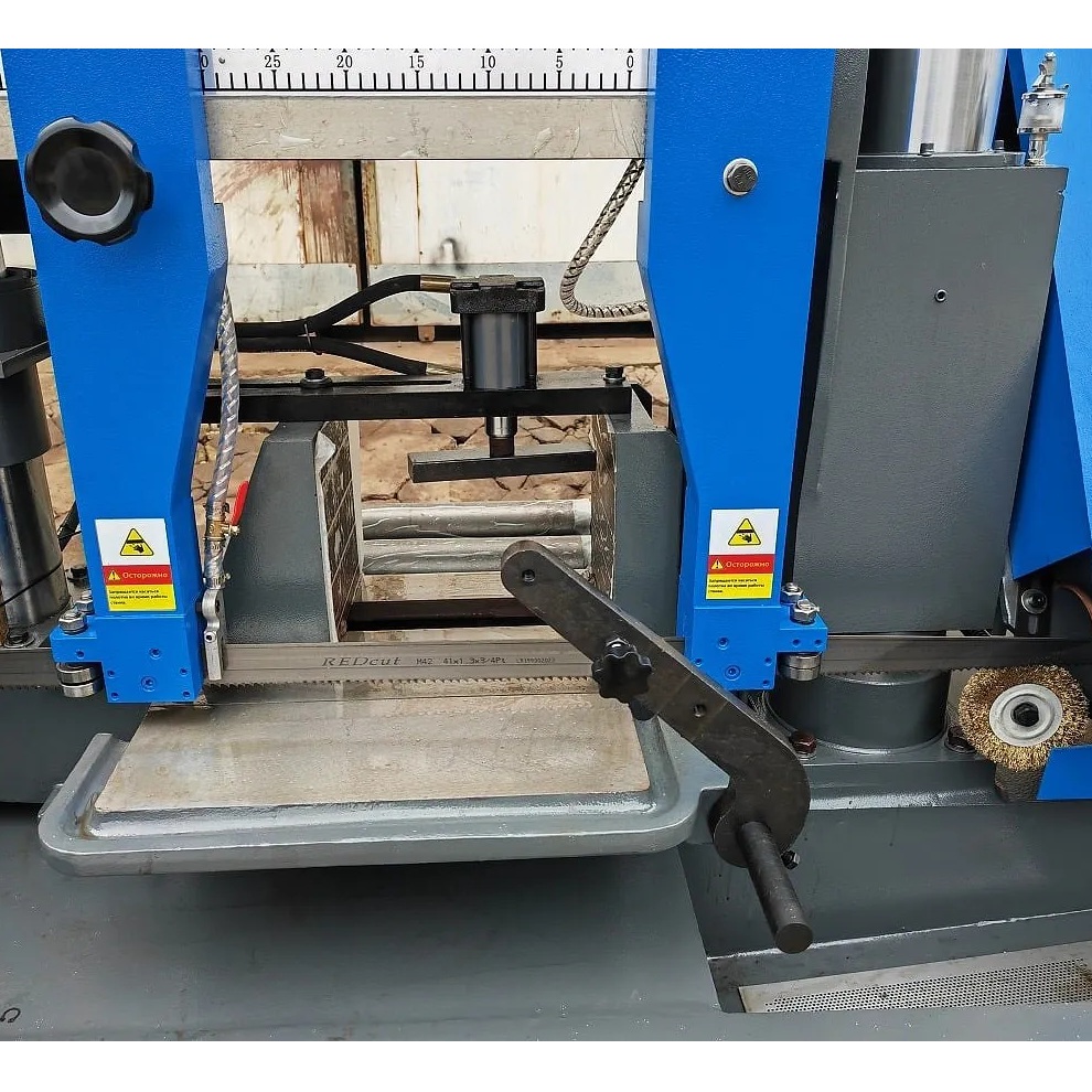 Полуавтоматический ленточнопильный станок для резки металла под углом 90° MetalTec BS 400 CHФото 4261-03.jpg