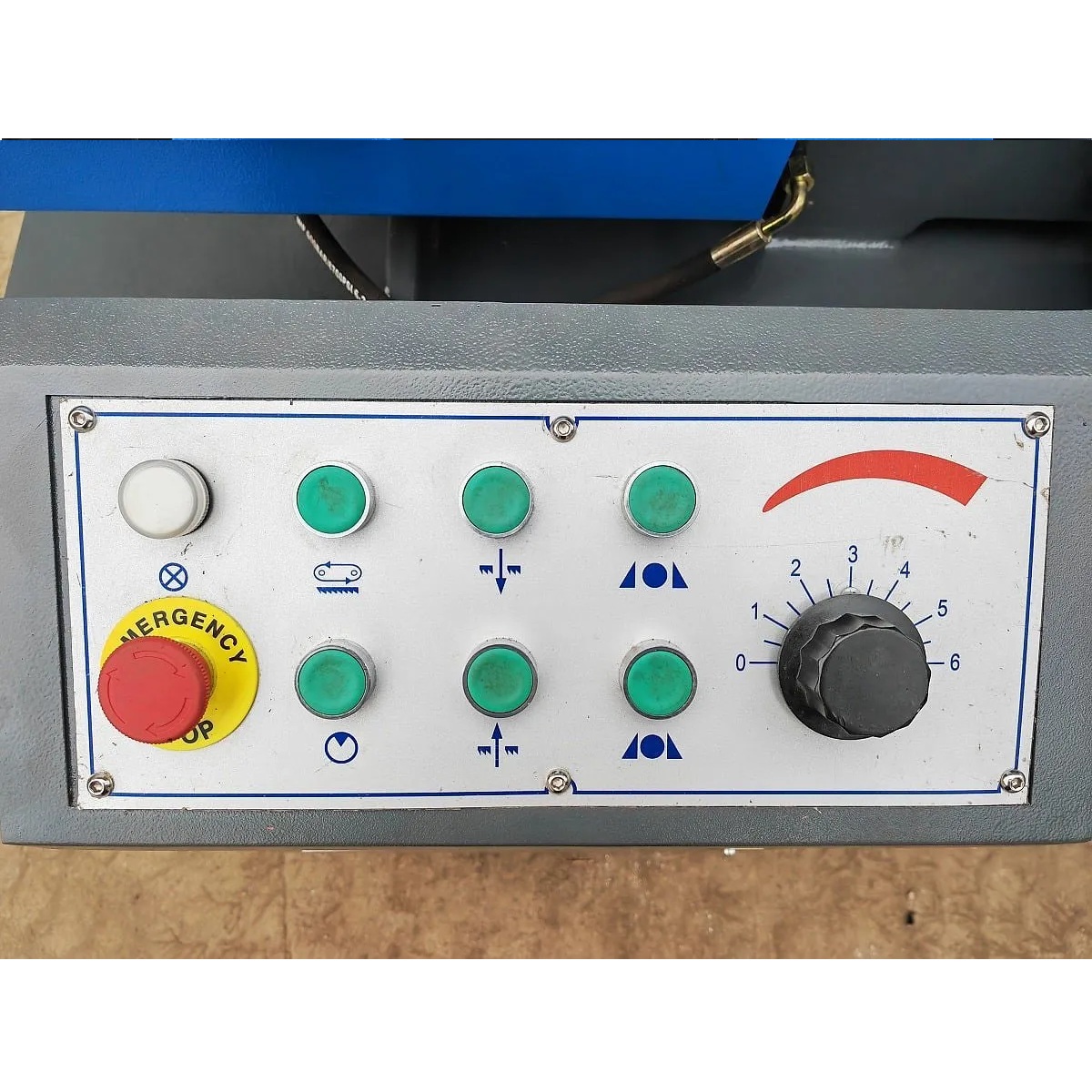 Полуавтоматический ленточнопильный станок для резки металла под углом 90° MetalTec BS 400 CHФото 4261-04.jpg