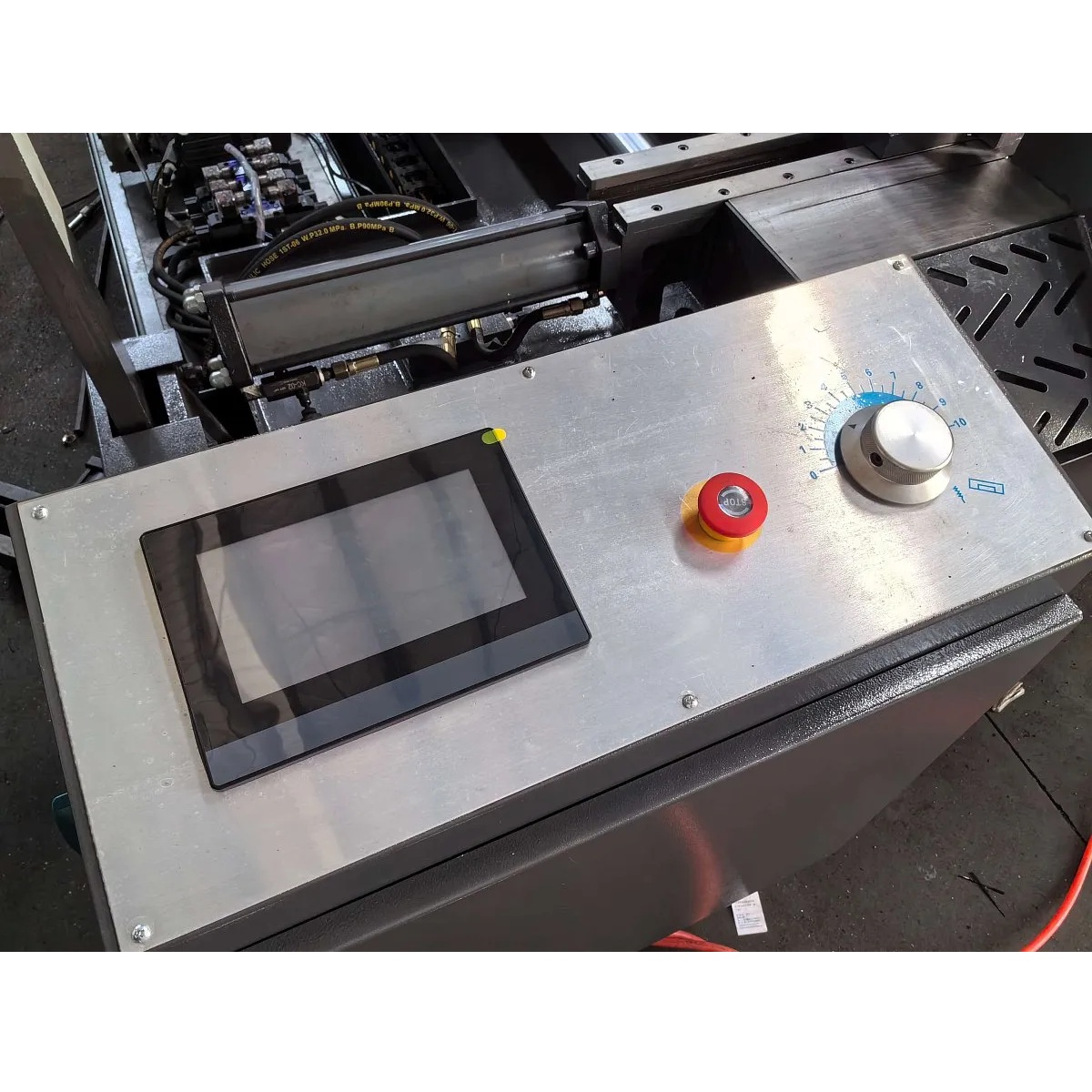 Автоматический двухколонный ленточнопильный станок по металлу MetalTec MBS 360 CАФото 4290-03.jpg