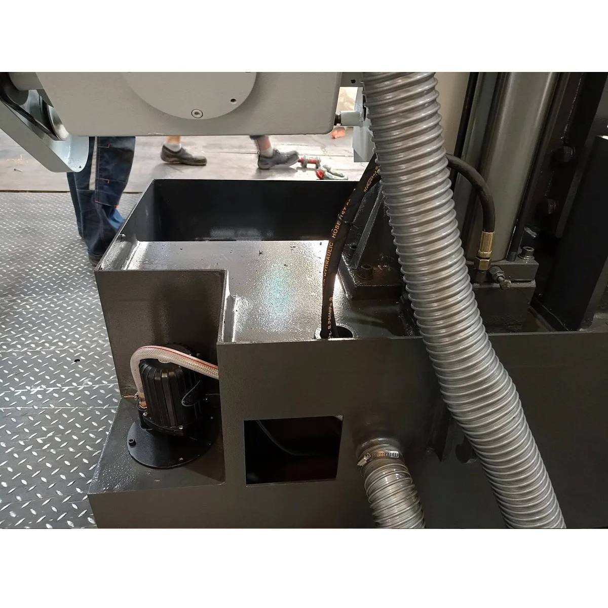 Автоматический двухколонный ленточнопильный станок по металлу MetalTec MBS 360 CАФото 4290-06.jpg