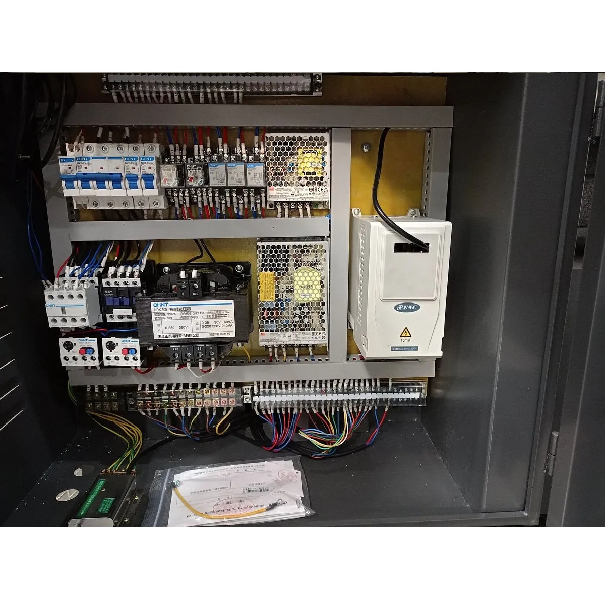 Автоматический двухколонный ленточнопильный станок по металлу MetalTec MBS 360 CАФото 4290-07.jpg