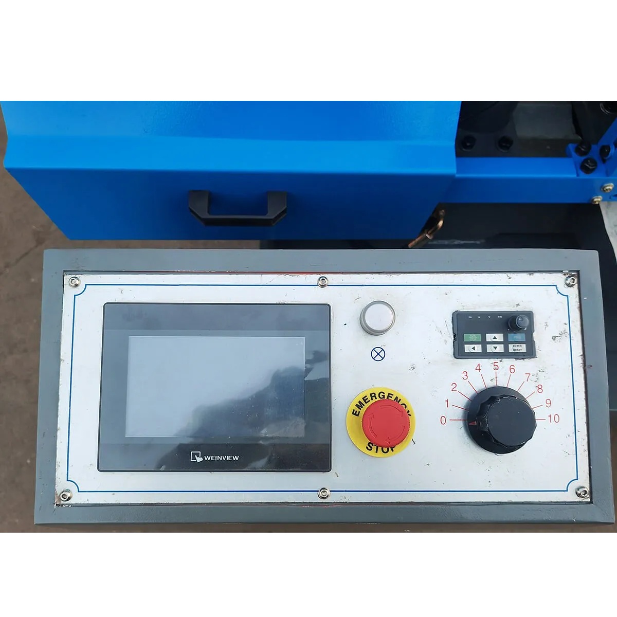 Автоматический двухколонный ленточнопильный станок по металлу MetalTec BS 350 CАФото 4298-04.jpg