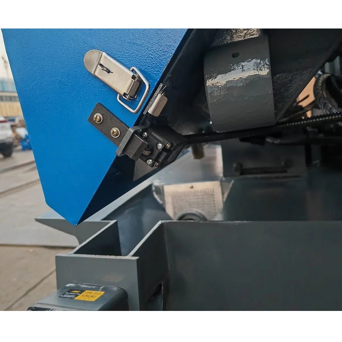 Автоматический двухколонный ленточнопильный станок по металлу MetalTec BS 600 CАФото 4302-06.jpg