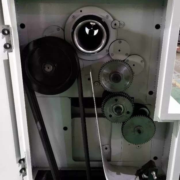 Универсальный токарно-винторезный станок KMT KY50B (CY6250B) 1500Фото 4690-02.jpg