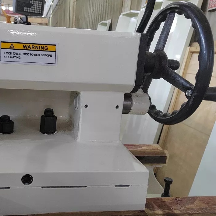 Универсальный токарно-винторезный станок KMT KY50B (CY6250B) 1500Фото 4690-04.jpg