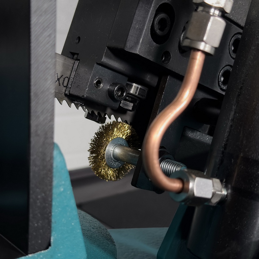 Ленточнопильный станок AURA LM-220G/380Фото 5422-20.jpg