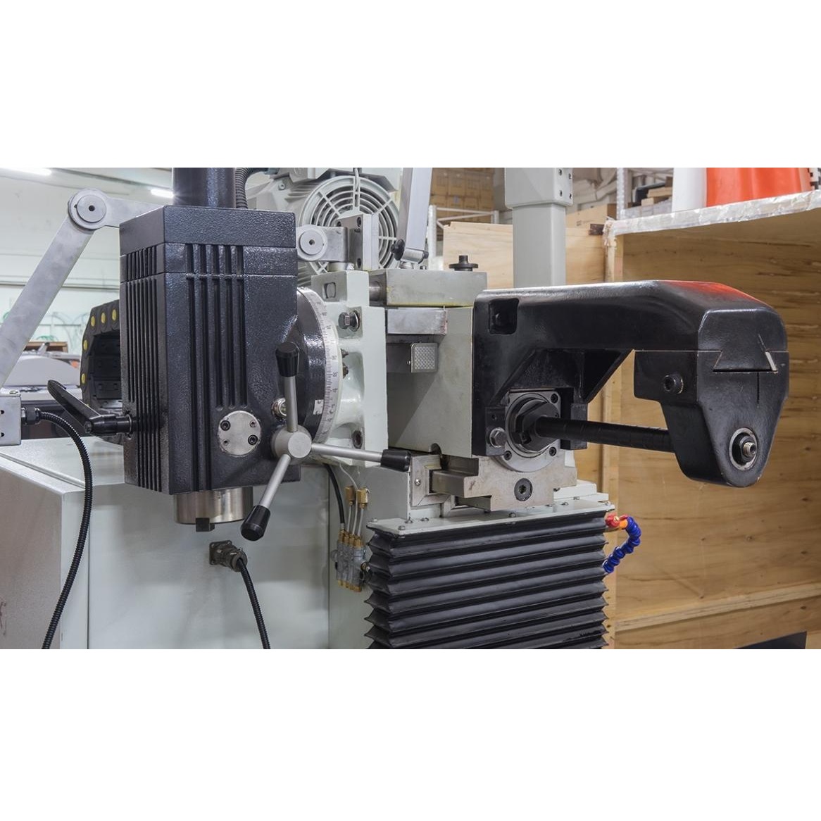 Фрезерно-инструментальный станок STALEX WFM 750 ServoФото 5498-03.jpg