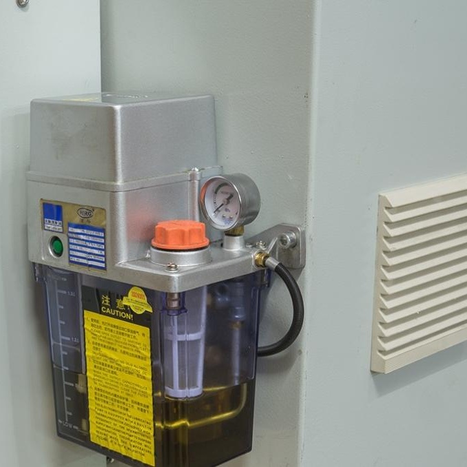 Фрезерно-инструментальный станок STALEX WFM 750 ServoФото 5498-08.jpg