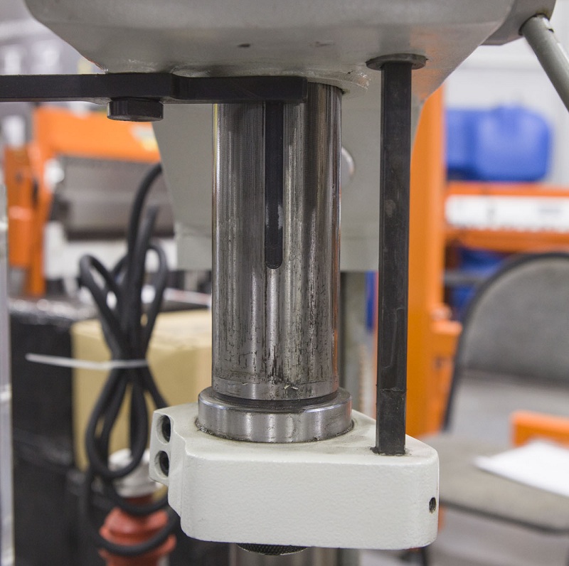 Настольный cверлильно-резьбонарезной редукторный станок STALEX GB25 ProfiФото 5637-04.jpg