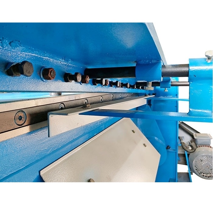 Электромеханическая гильотина FABTEC Q11 3x1300Фото 5831-08.jpg