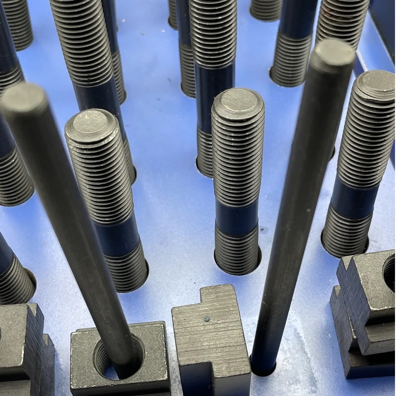 Набор станочного крепежа и прижимов из 58 предметов, Т-образный паз 24 мм, М22 TORNERI Т021814Фото 6120-09.jpg