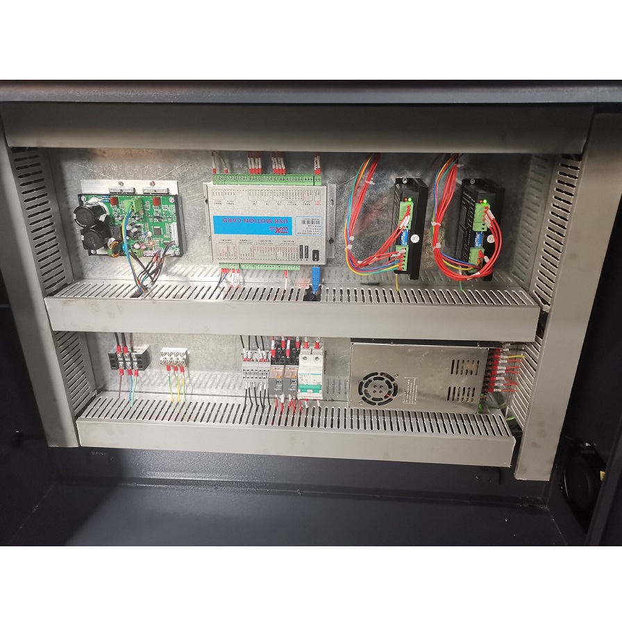 Токарный станок с ЧПУ AURA TM-300 CNCФото 6166-03.jpg