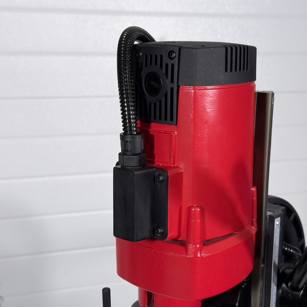 Магнитный сверлильный станок AURA MCM-40Фото 6599-06.jpg