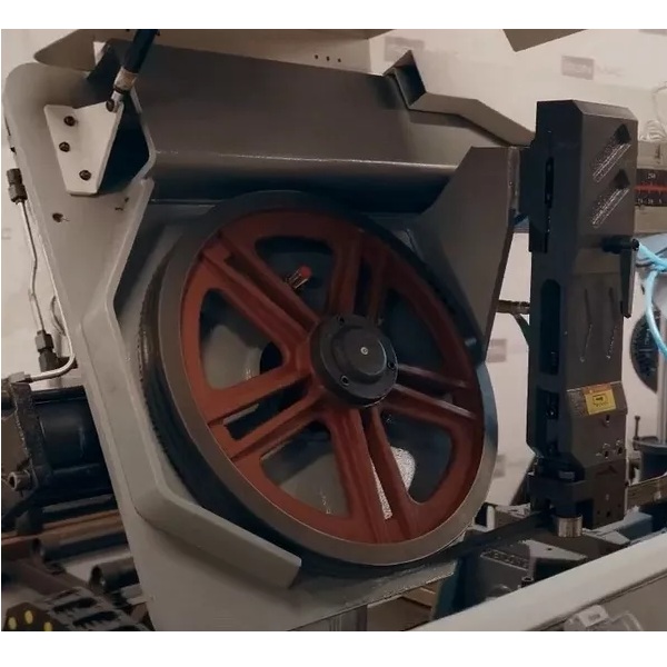 Автоматический ленточнопильный станок по металлу колонного типа IRONMAC CUT-530СHAФото 6644-07.jpg