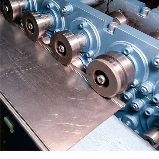 Фальцепрокатный станок ММЗ-3303Фото 6802-04.jpg