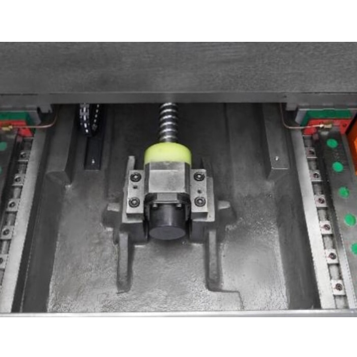 Вертикальный обрабатывающий центр с ЧПУ MILLMASTER VMM-1260 S4Фото 6816-10.jpg