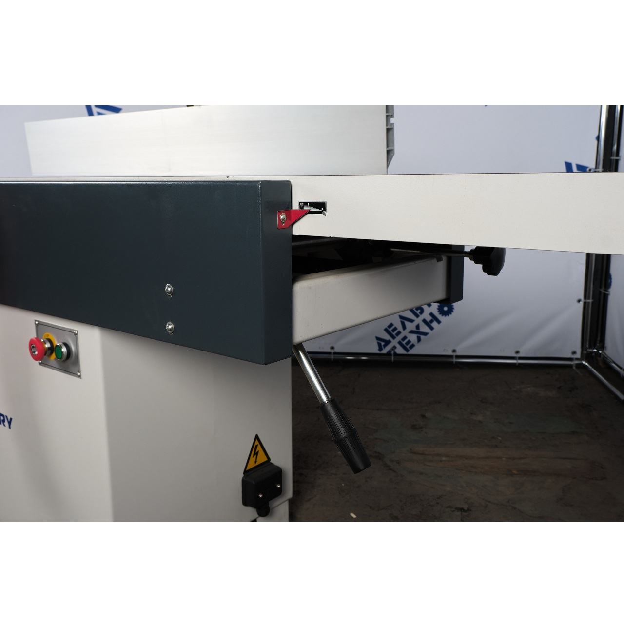 Станок фуговальный DELTAMACHINERY DWP-400Фото 6850-05.jpg