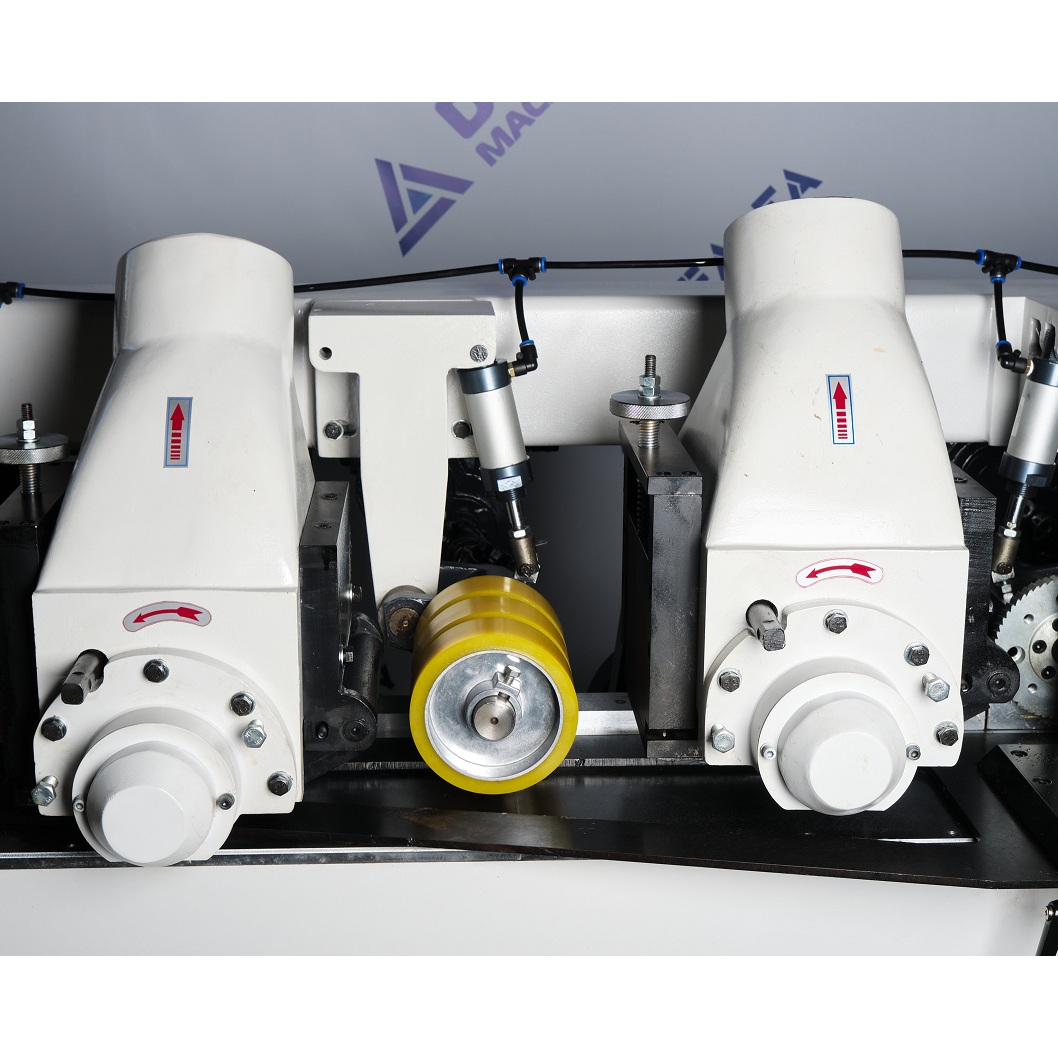 Четырехсторонний станок DELTAMACHINERY FOUR SIDE DW-413FФото 6870-02.jpg