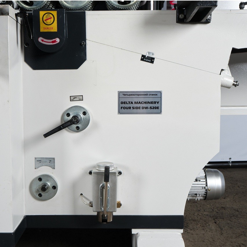 Четырехсторонний станок DELTAMACHINERY FOUR SIDE DW-520HФото 6874-08.jpg