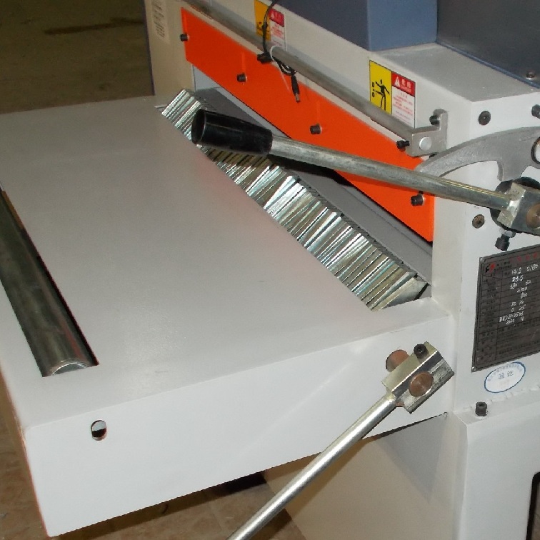 Кромкообрезной многопильный станок MJ141-0780Фото 7058-05.jpg