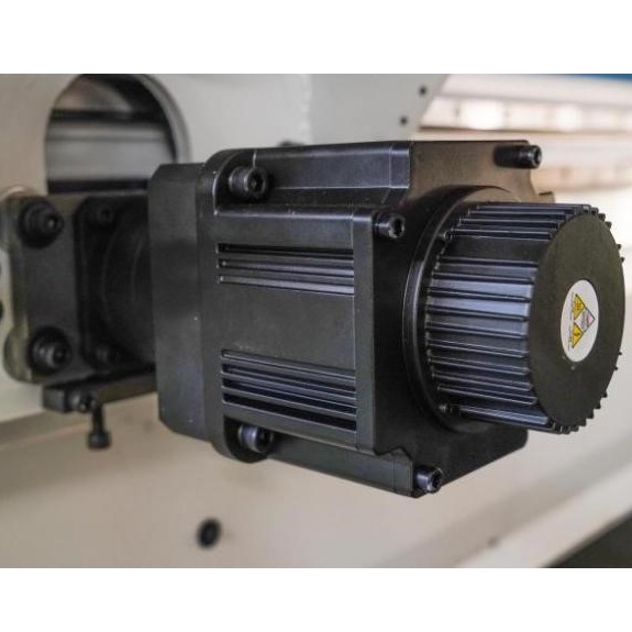 Обрабатывающий центр с ЧПУ DELTAMACHINERY DoorlinkФото 7059-04.jpg