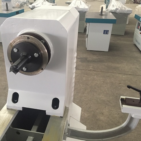 Токарный станок по дереву с копировальным устройством WoodTec L 1450Фото 7066-09.jpg