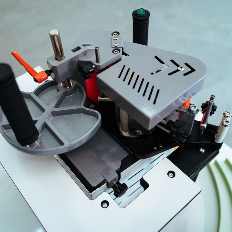 Кромкооблицовочный станок DELTAMACHINERY DM-100Фото 7068-03.jpg