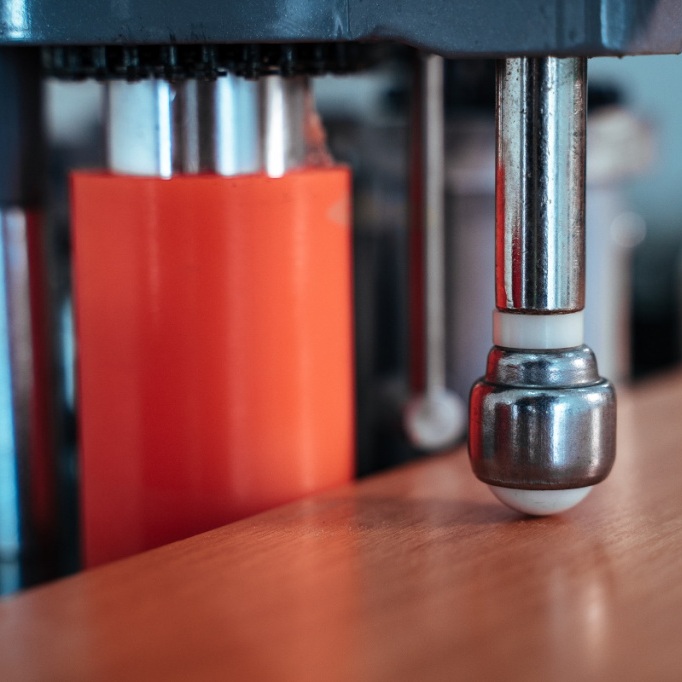 Кромкооблицовочный станок DELTAMACHINERY DM-105 PracticФото 7069-04.jpg