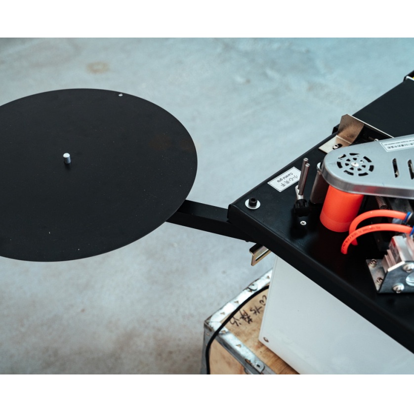 Кромкооблицовочный станок DELTAMACHINERY DM-105 PracticФото 7069-05.jpg