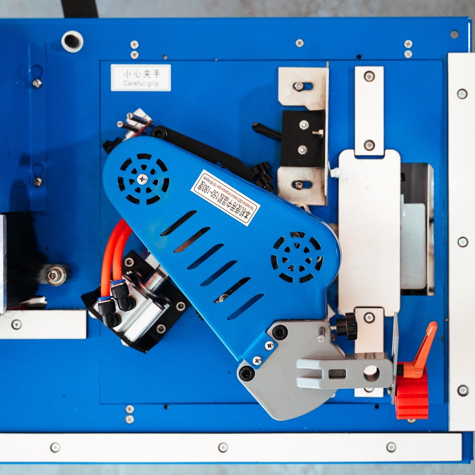 Кромкооблицовочный станок DELTAMACHINERY DM-107 PROФото 7072-06.jpg