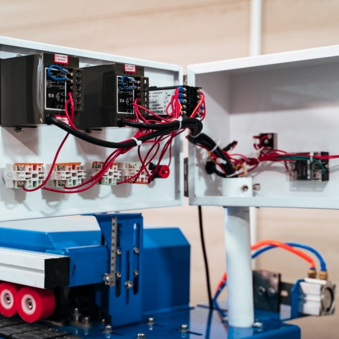 Кромкооблицовочный станок DELTAMACHINERY DM-111Фото 7074-05.jpg