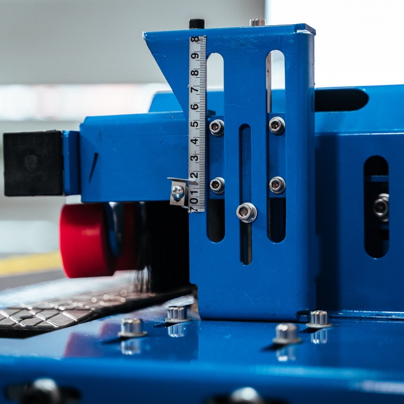 Кромкооблицовочный станок DELTAMACHINERY DM-111Фото 7074-08.jpg