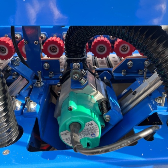 Кромкооблицовочный станок DELTAMACHINERY DM-117 PRO c автоматической подачей заготовкиФото 7075-08.jpg