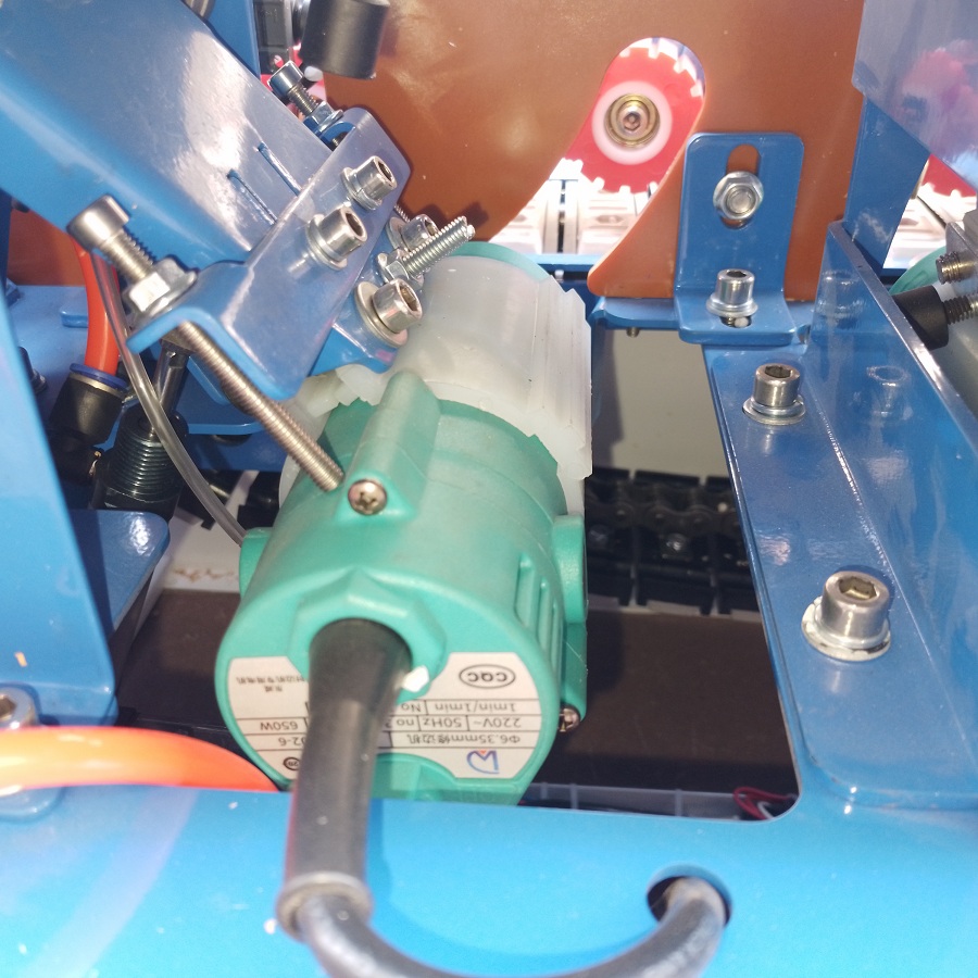 Кромкооблицовочный станок DELTAMACHINERY DM-117 c автоматической подачей заготовкиФото 7076-06.jpg