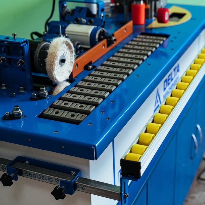 Кромкооблицовочный станок DELTAMACHINERY DM-114Фото 7077-08.jpg