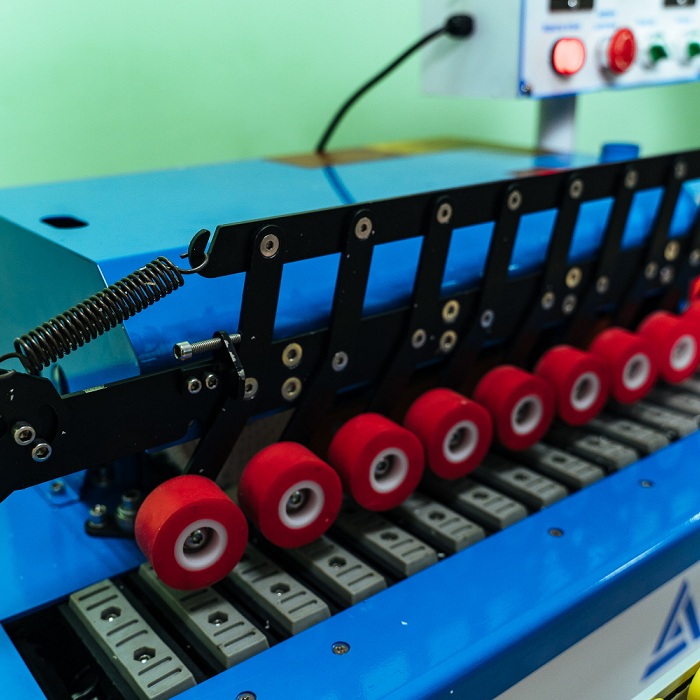 Кромкооблицовочный станок DELTAMACHINERY DM-114Фото 7077-09.jpg