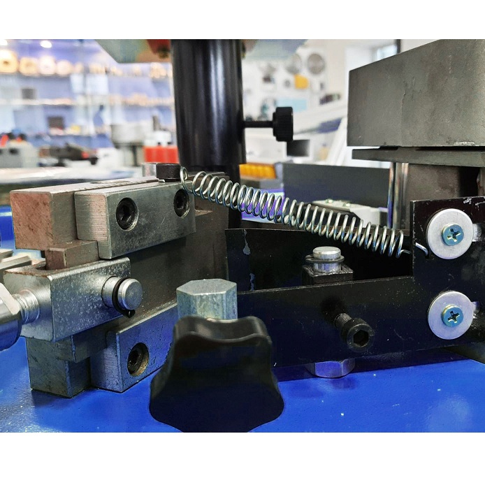 Кромкооблицовочный станок DELTAMACHINERY DM-112Фото 7083-08.jpg