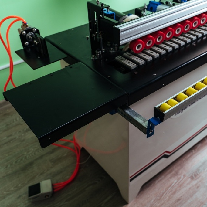 Кромкооблицовочный станок DELTAMACHINERY DM-125Фото 7084-07.jpg